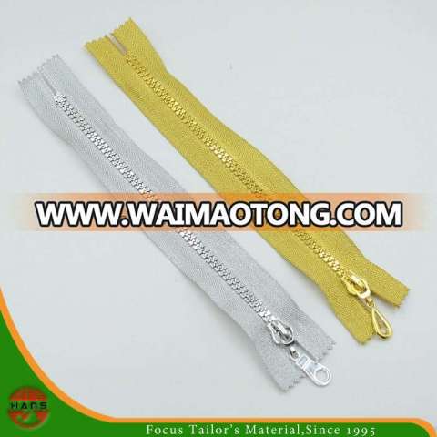 5# Plastic Golden Teeth & Golden Tape Zipper (SZ-069)